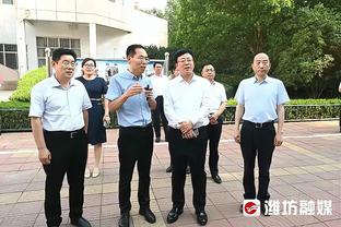 罗体：那不勒斯门将梅雷特受伤离场，疑似左大腿拉伤需进一步检查